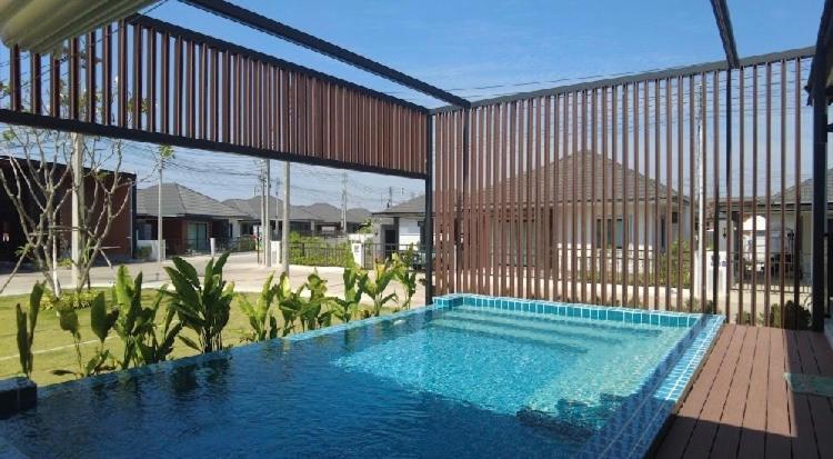 Large & Quiet 3Bd Home With Security & Pool Ubon Ratchathani Ngoại thất bức ảnh